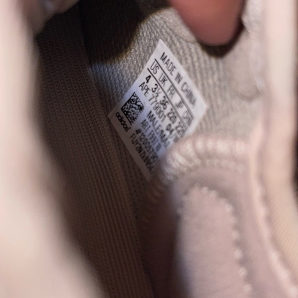 Kids Yeezy Boost 350 V2 Sesame - Picture 3 of 3